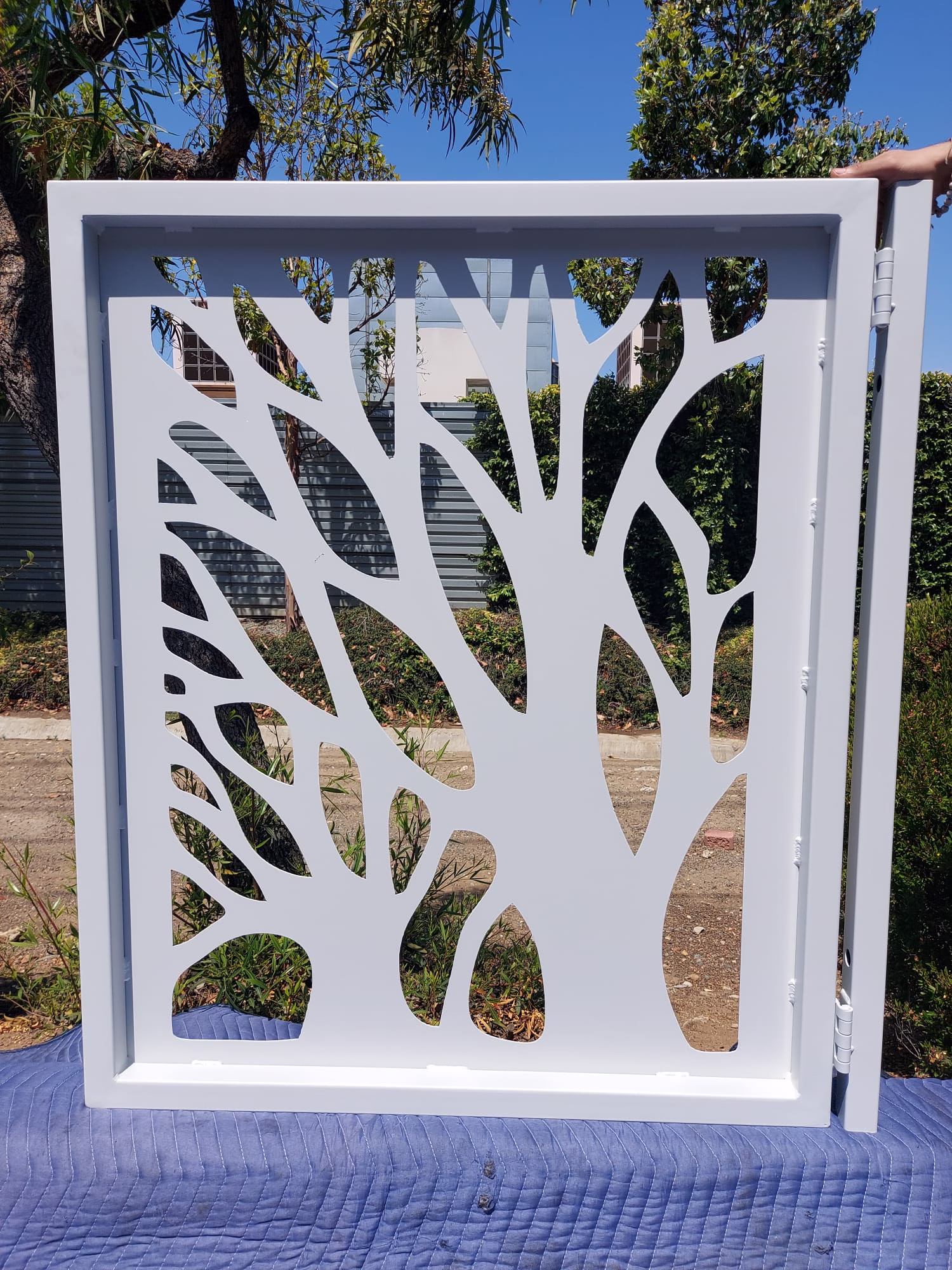 #3001 Tree Branch Urban Metal Gate - Image 3
