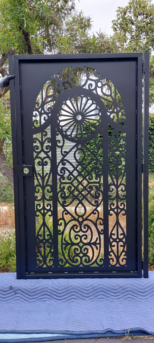 Charleston Wheel Metal Gate #9059 - Image 8