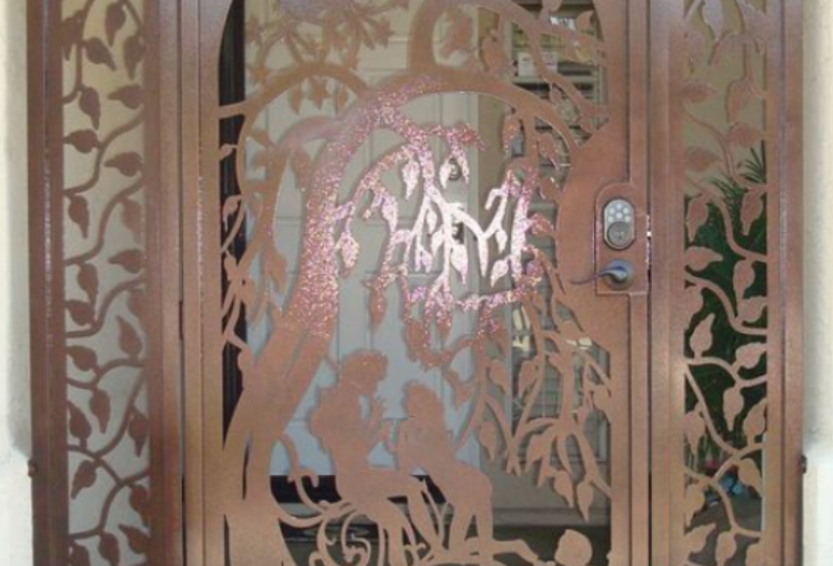Designer pattern metal gate with two sides panels 