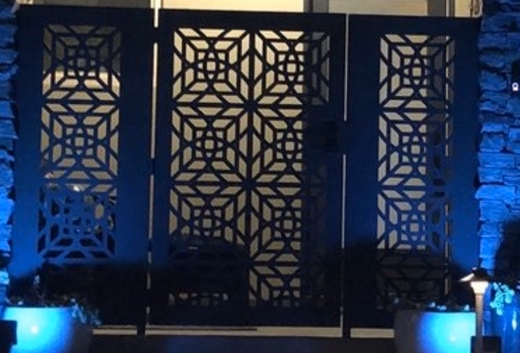 Designer geometric moder gate with two matching side panels 