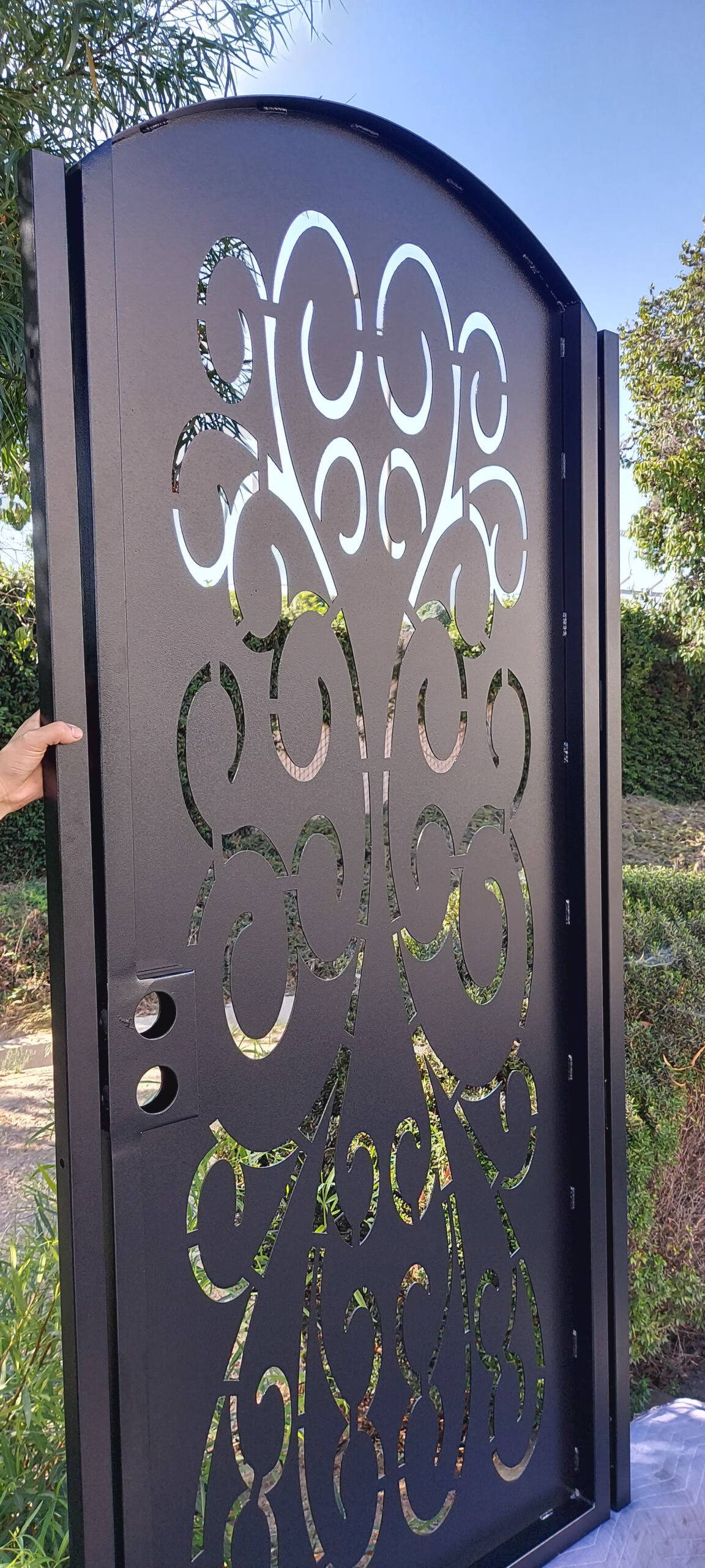 #7012 Tuscan Privacy Metal Gate - Image 4