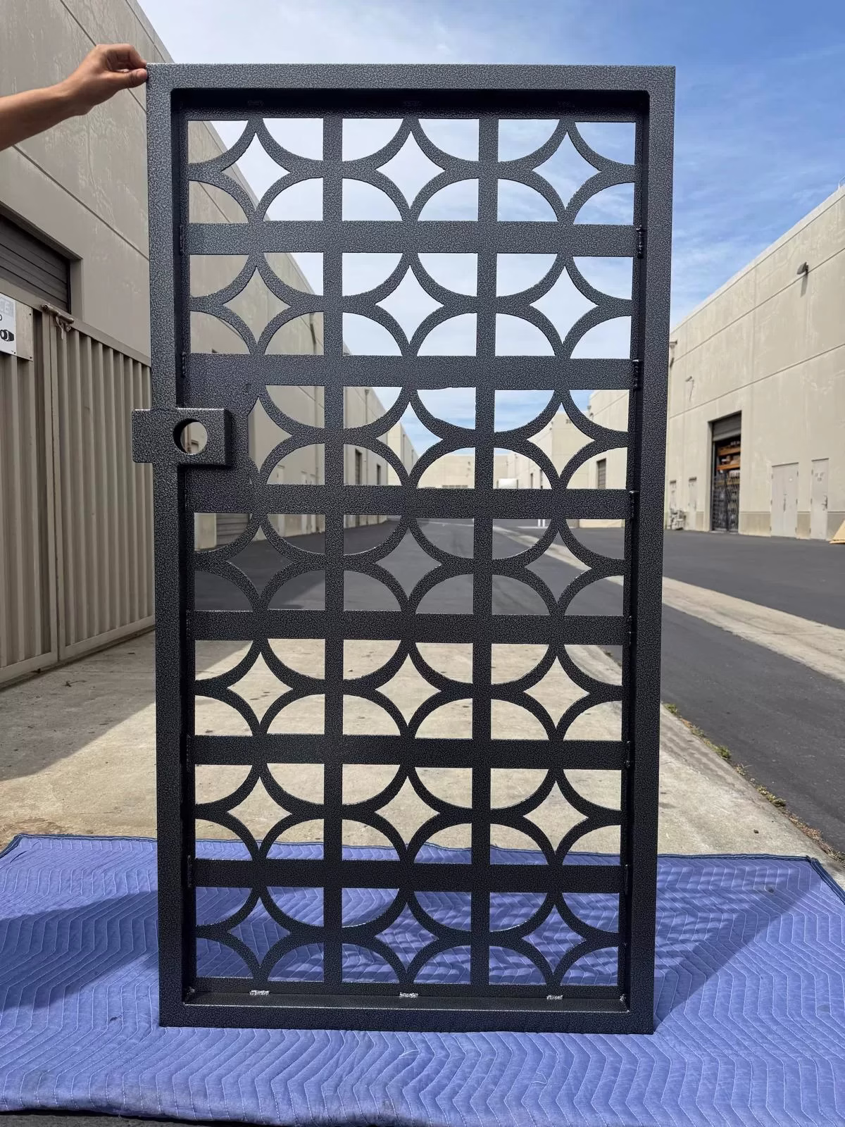 #8260 Gridlock Entry Metal Gate - Image 3